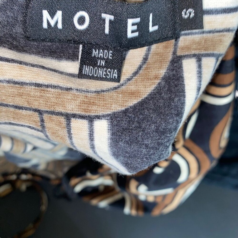Motel Small Retro Sleeveless Mini Dress - Picture 4 of 7